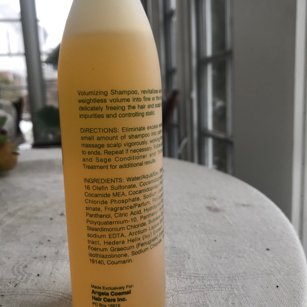 Volumizing shampoo - Picture 2 of 3